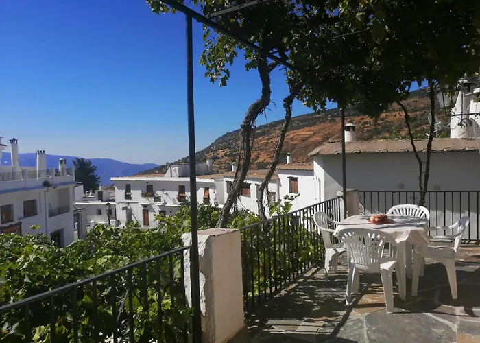 Apartamentos Rurales Las Chimeneas